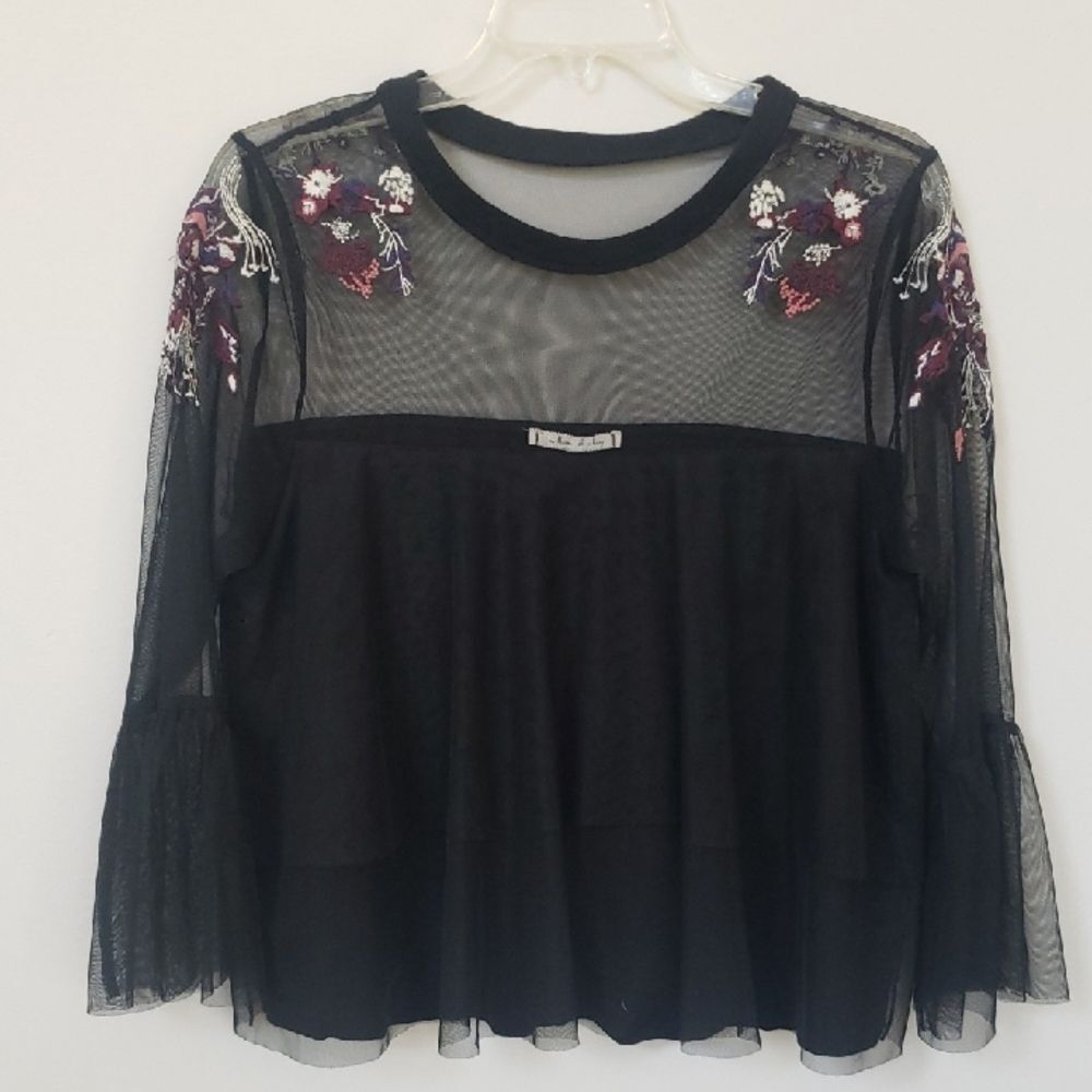 Willow & Clay Top Womens M Black Sheer Tier Embroidered Whimsygoth Fairy Grunge